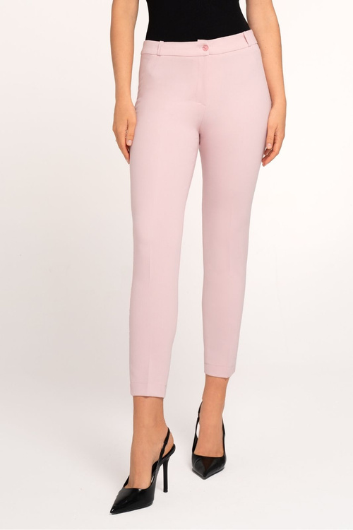 Kostium Elise pudrowy ze spodniami cygaretkami